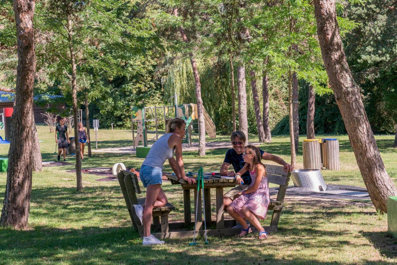 ホテル Nantes Camping Le Petit Port エクステリア 写真