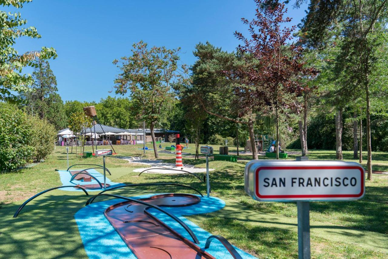 ホテル Nantes Camping Le Petit Port エクステリア 写真